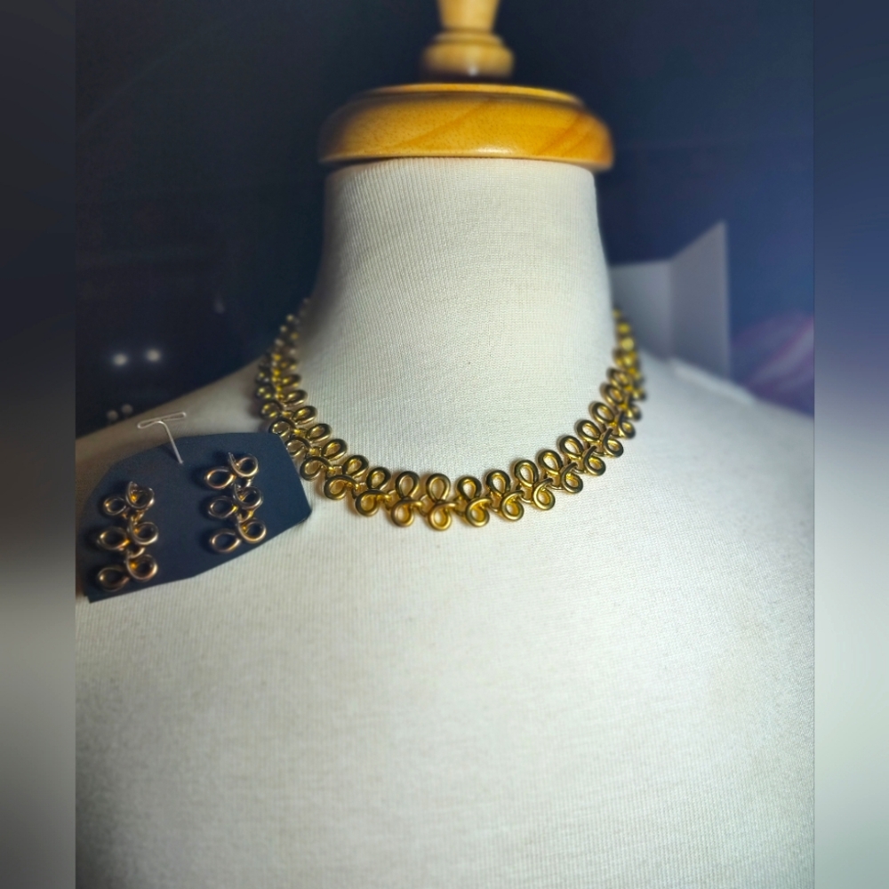 Elegant Matte Gold Necklace Earring Set.